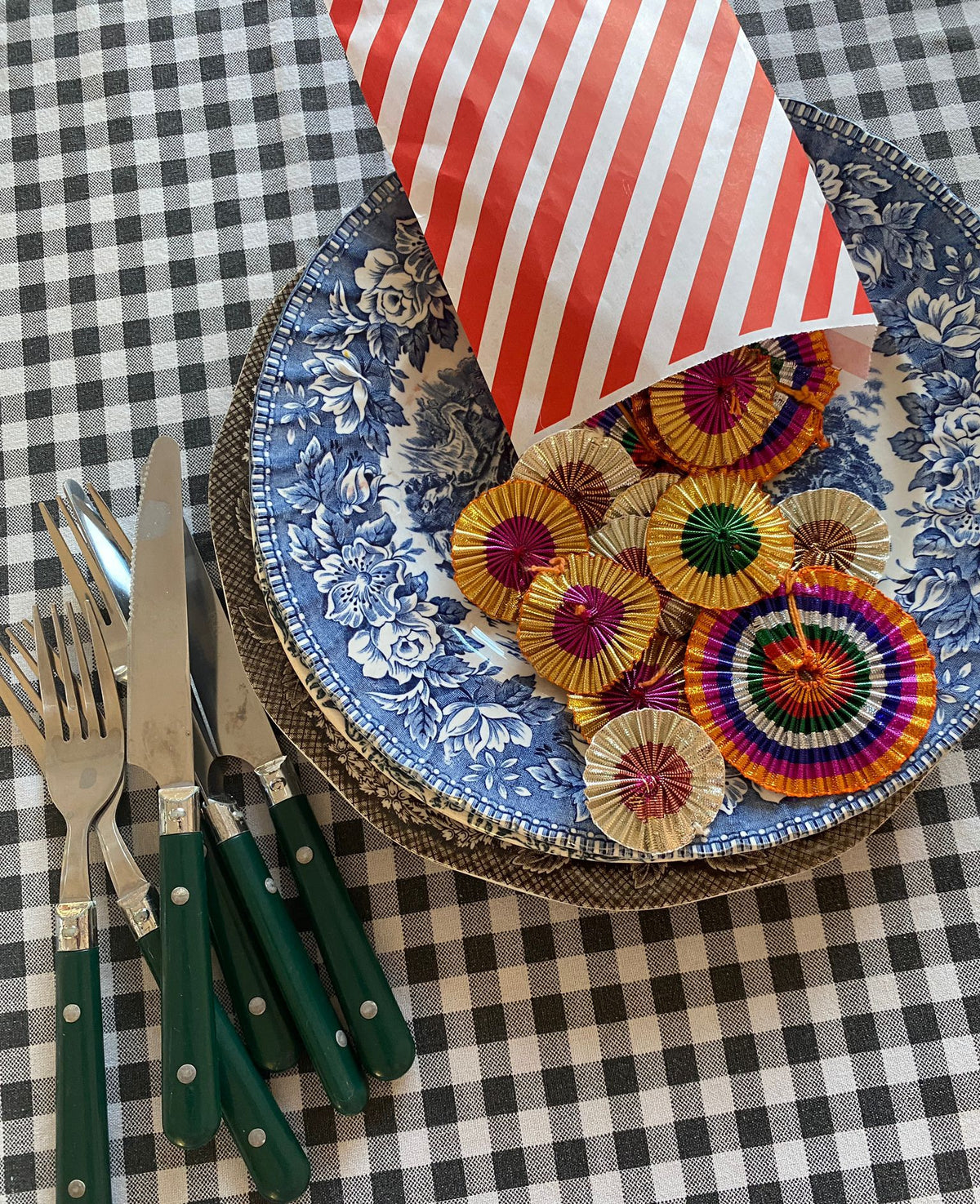 Metallic Celebration Rosettes 20 pc - Mix