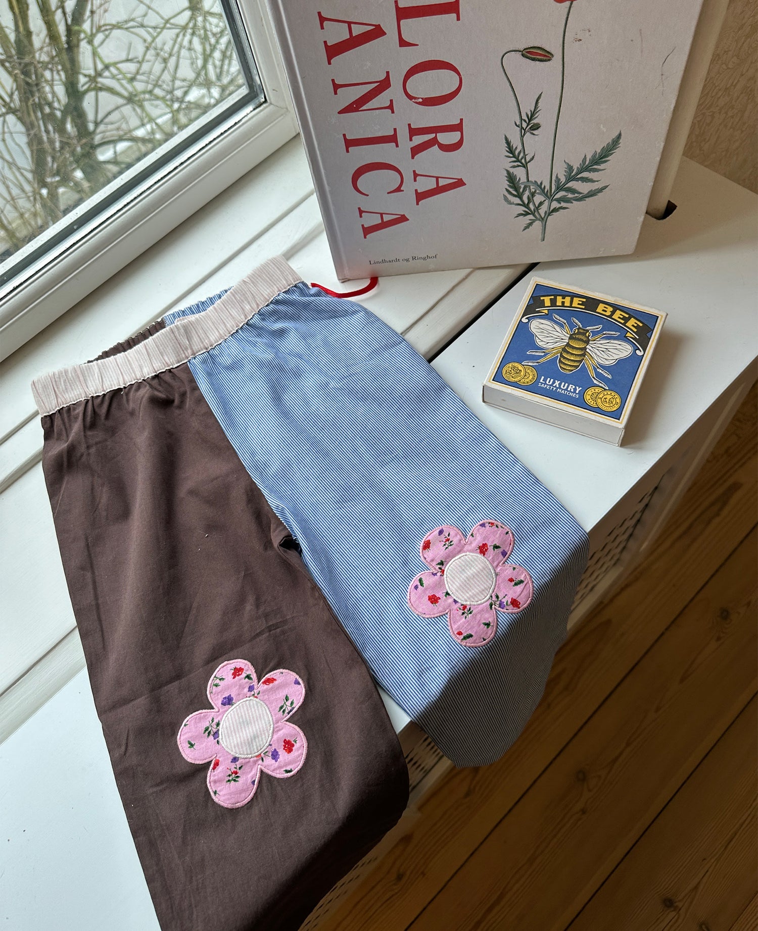 Oda MINI Pants - Brown Application