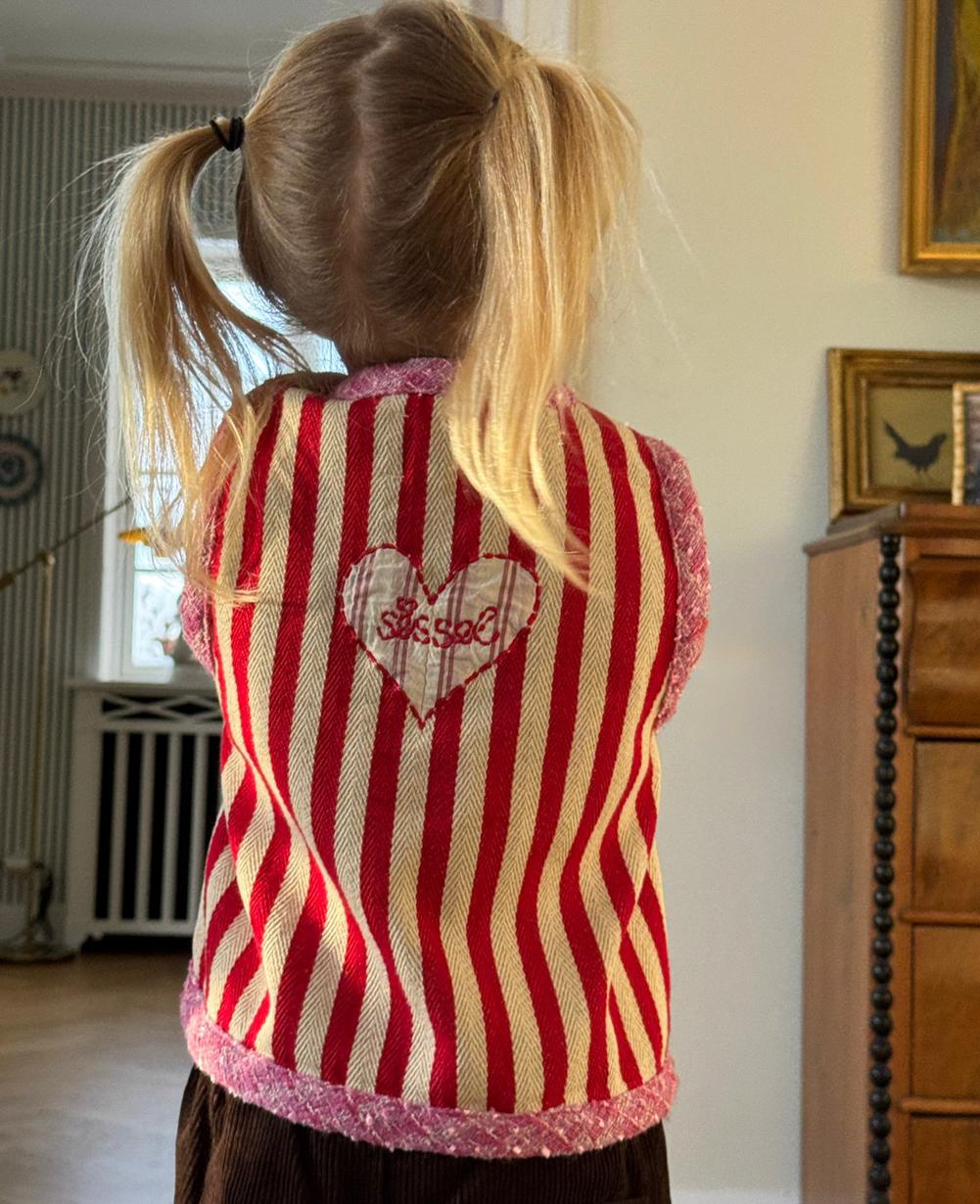 Como MINI Vest - Red Stripes