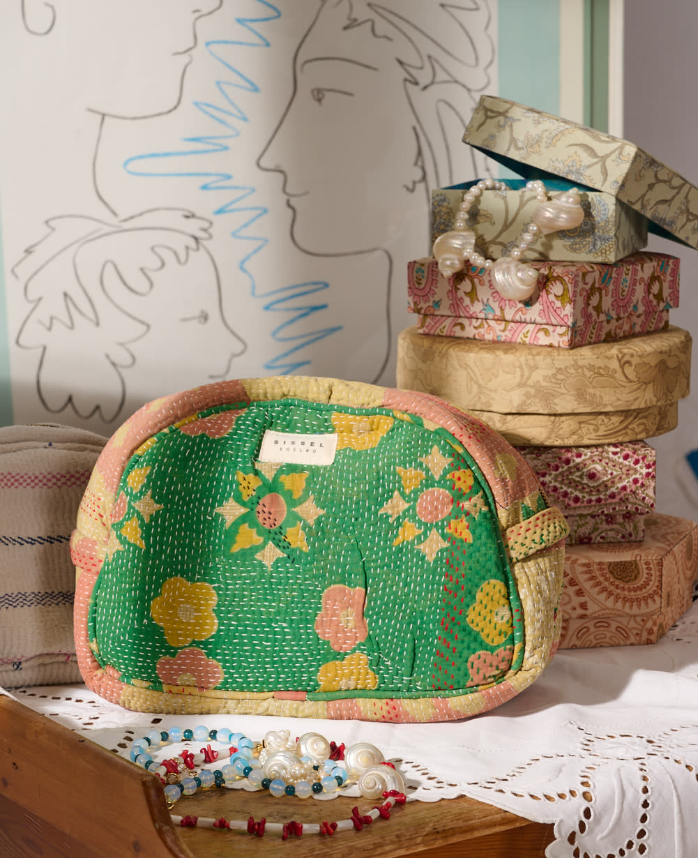 Karla Wash Bag - No. 282