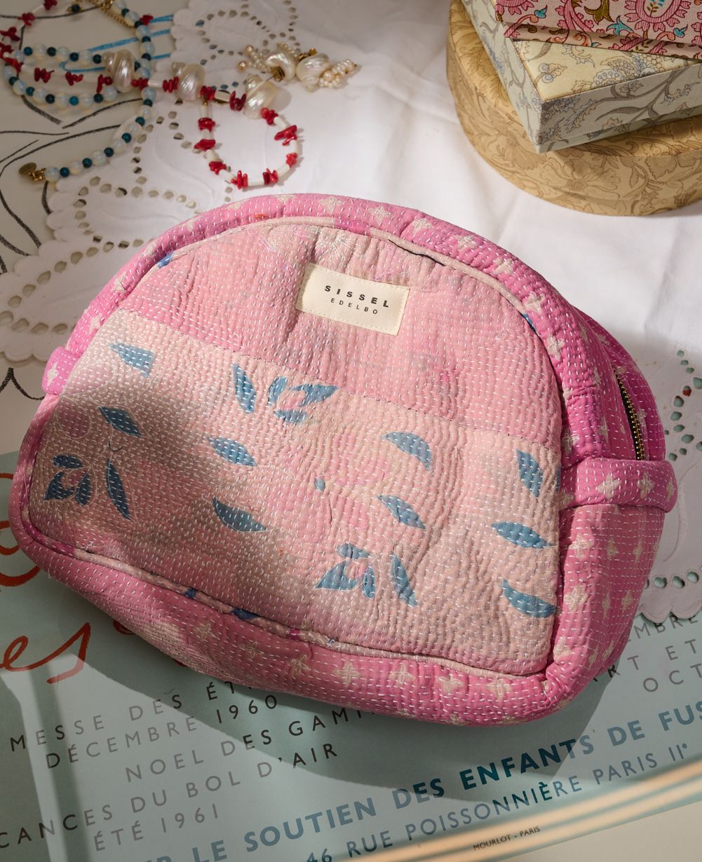 Karla Wash Bag - No. 324
