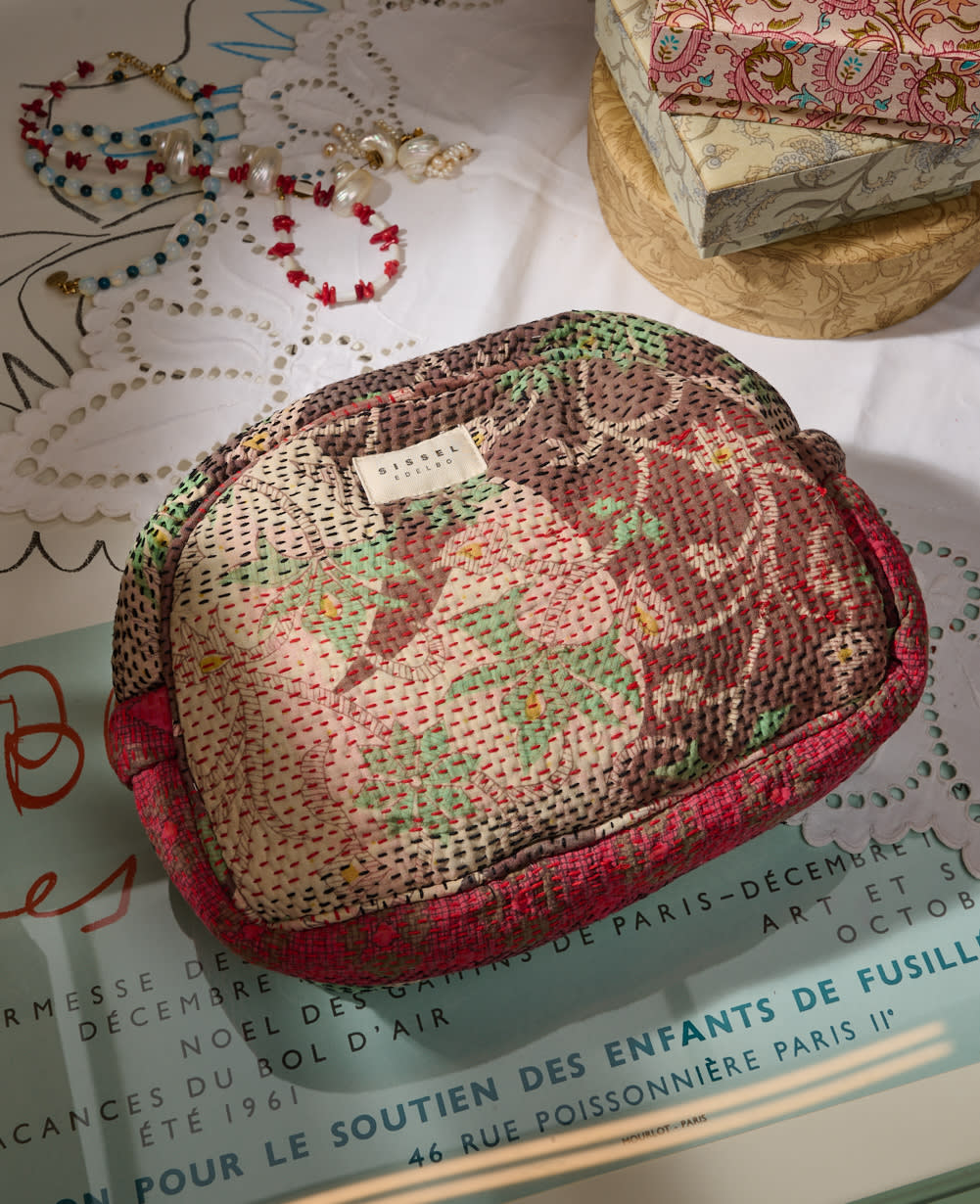 Karla Wash Bag - No. 330